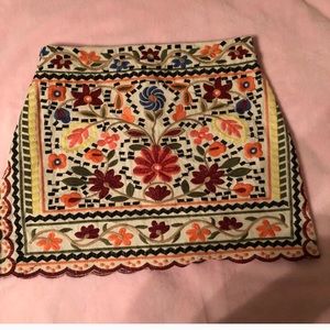 AKIRA Embroidered Pattern Skirt🌺